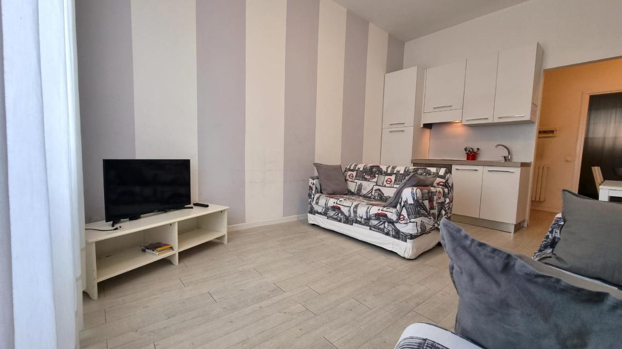 Апартаменти Affittimoderni Milano White Екстер'єр фото